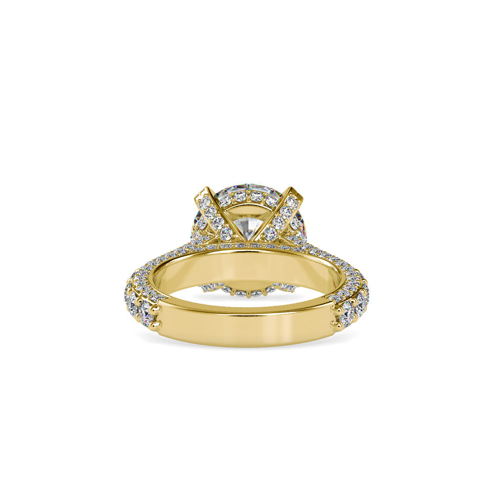 Hefty White Diamond Ring Yellow gold