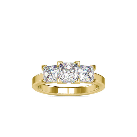 Three Chalkly Stone Diamond Ring Yellow gold