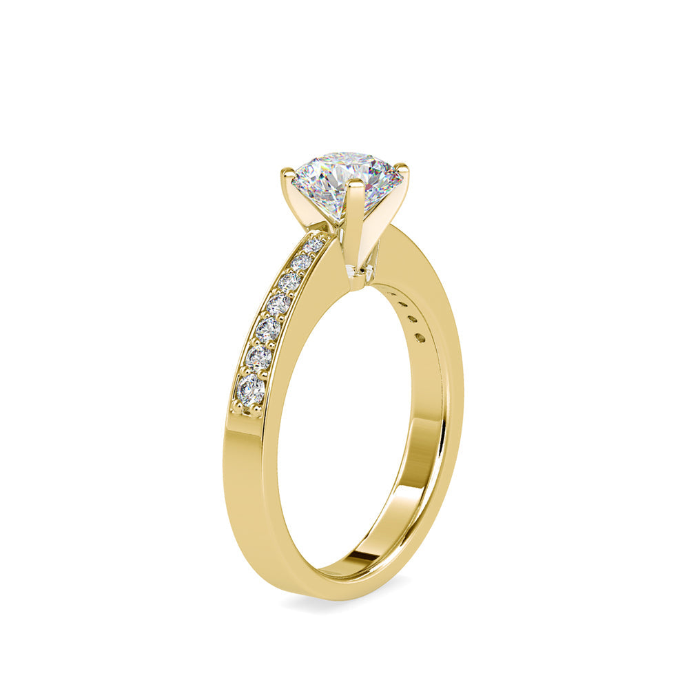 Pretty Venus Diamond Prong Ring Yellow gold