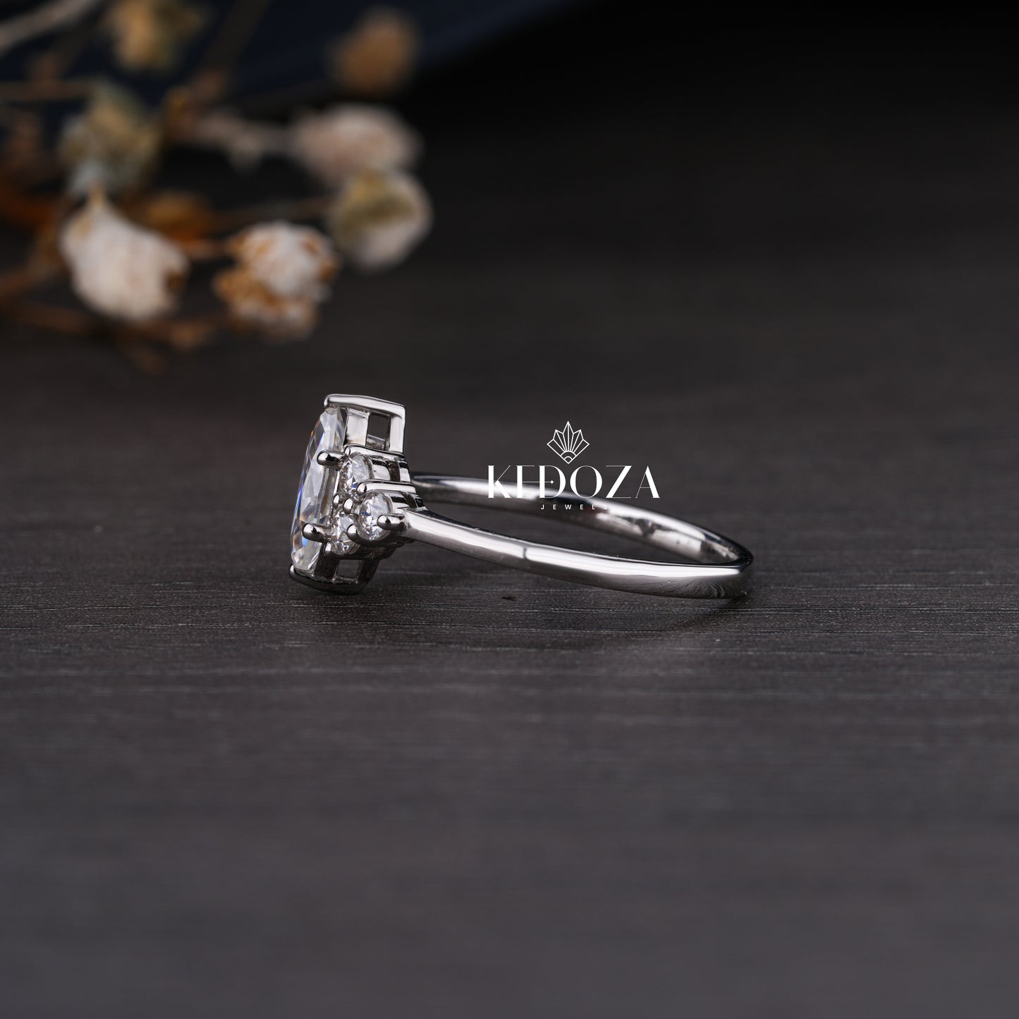 Graceful Marquise Shape Elegant Diamond Ring Platinum