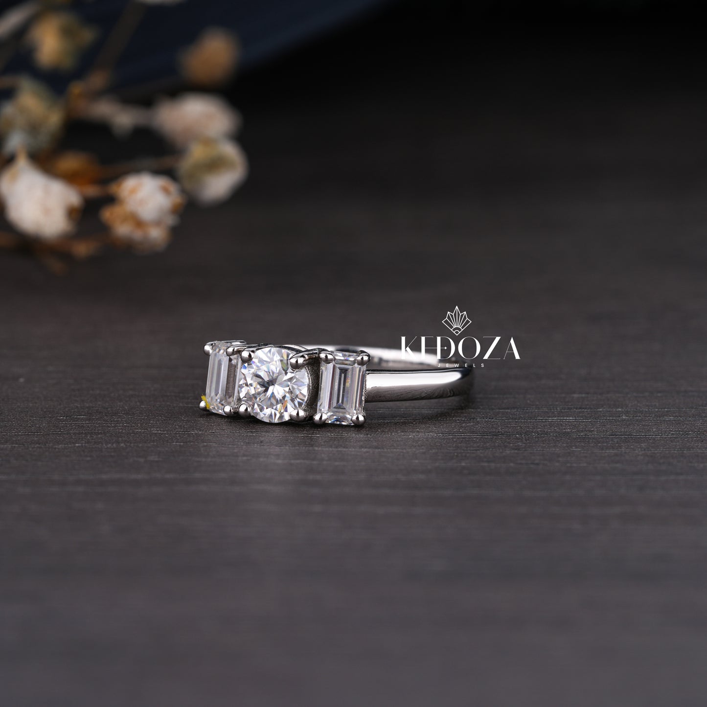 Stunning Three Stone Round Cut Engagement Ring Platinum